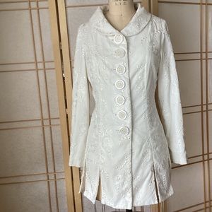 An Ren New York Embroidered White Jacket, Size Medium